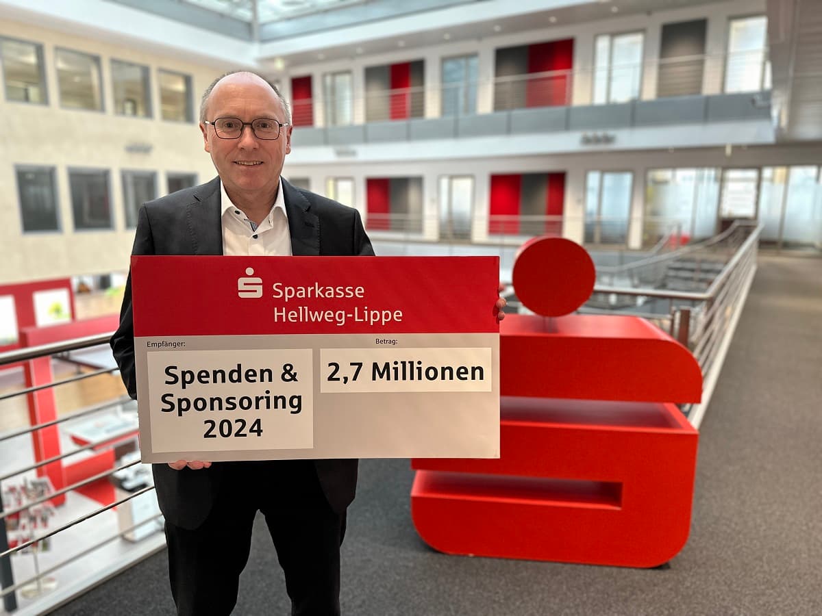 Spenden und Sponsoring Übergabe von 2,7 Millionen