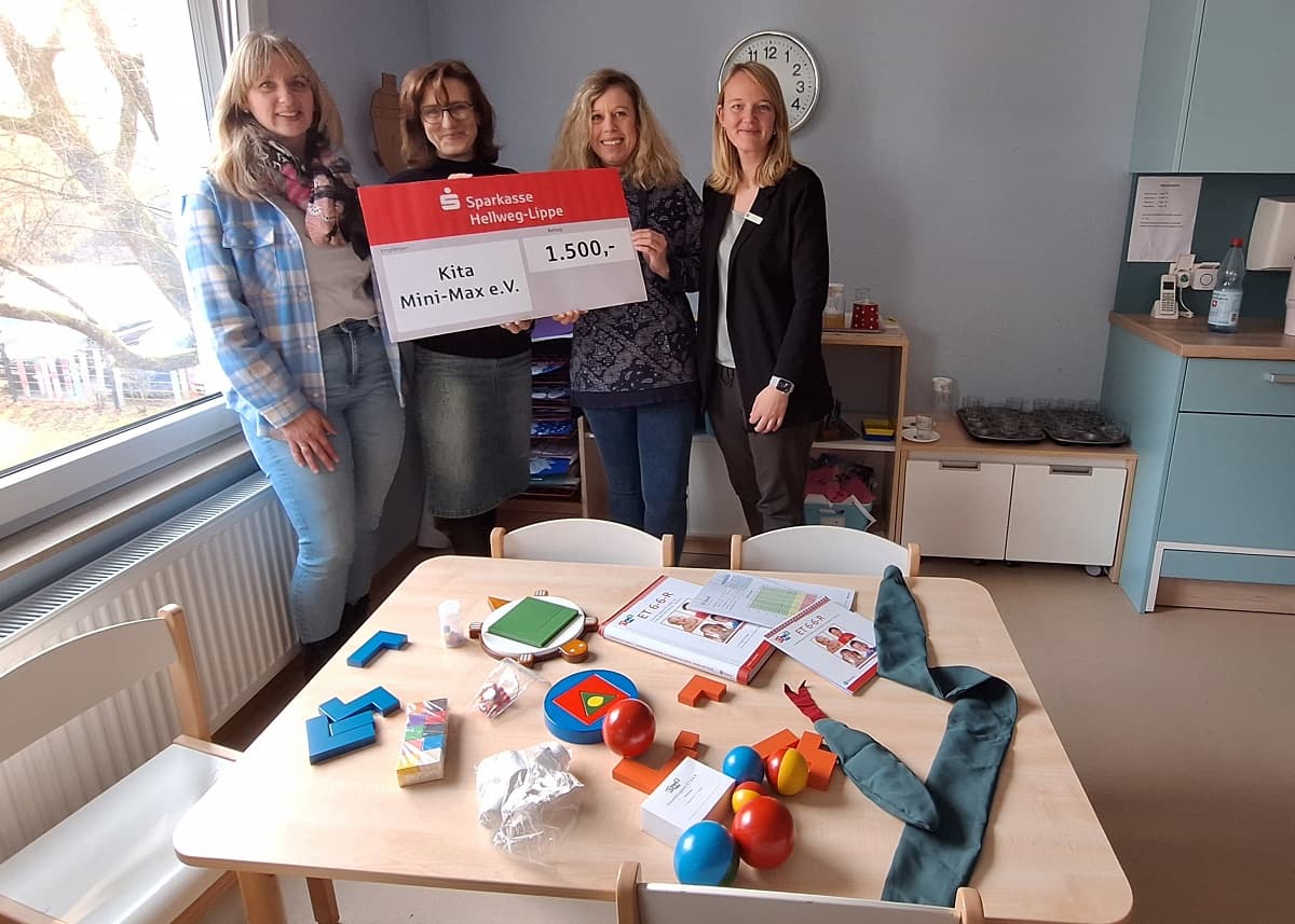 2025-03-11-Kita-Mini-Max-1.jpg Spendenübergabe an die Kita Mini-Max e.V.